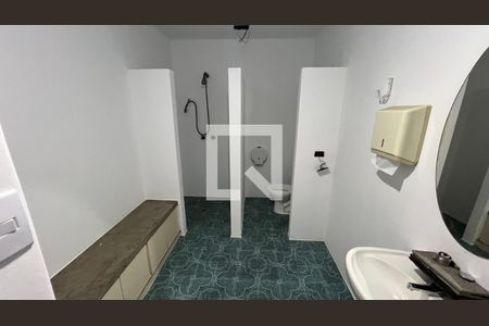 Casa para alugar com 929m², 4 quartos e 4 vagas Casa para alugar com 929m², 4 quartos e 4 vagasVestiário 2