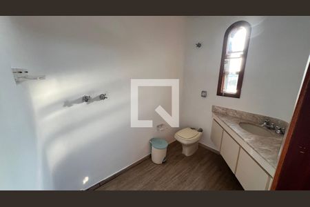Casa para alugar com 929m², 4 quartos e 4 vagas Casa para alugar com 929m², 4 quartos e 4 vagasBanheiro da sala 2