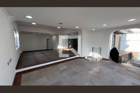 Casa para alugar com 929m², 4 quartos e 4 vagas Casa para alugar com 929m², 4 quartos e 4 vagasSala