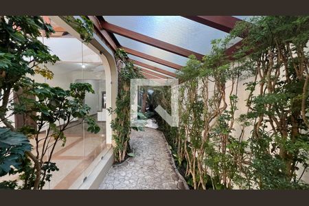 Casa para alugar com 929m², 4 quartos e 4 vagas Casa para alugar com 929m², 4 quartos e 4 vagasJardim de inverno