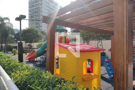 Apartamento à venda com 137m², 3 quartos e 2 vagasÁrea comum - Playground