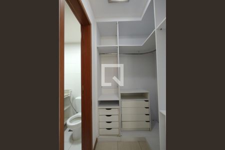Apartamento à venda com 137m², 3 quartos e 2 vagasCloset da suíte