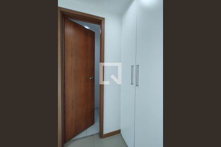 Detalhe Sala de apartamento à venda com 3 quartos, 137m² em Jacarepaguá, Rio de Janeiro