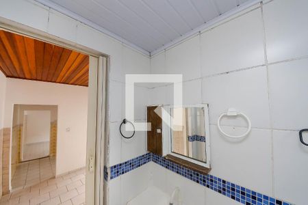 Banheiro de casa para alugar com 1 quarto, 60m² em Vila California, São Paulo
