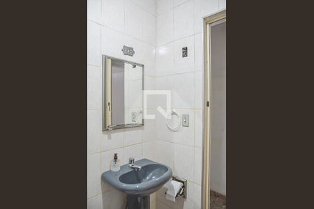 Casa à venda com 213m², 3 quartos e 2 vagasBanheiro