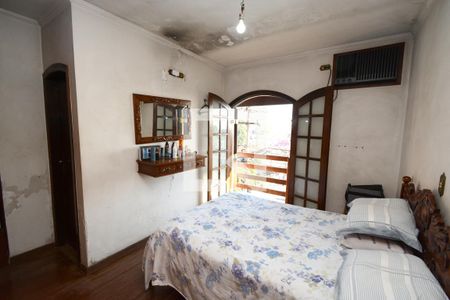 Casa à venda com 212m², 4 quartos e 2 vagasSuíte