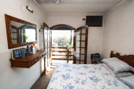 Casa à venda com 212m², 4 quartos e 2 vagasSuíte