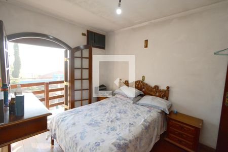 Casa à venda com 212m², 4 quartos e 2 vagasSuíte