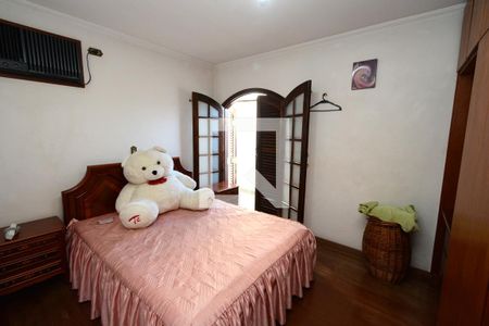 Casa à venda com 212m², 4 quartos e 2 vagasQuarto 3