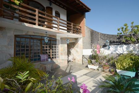 Casa à venda com 212m², 4 quartos e 2 vagasTerraço