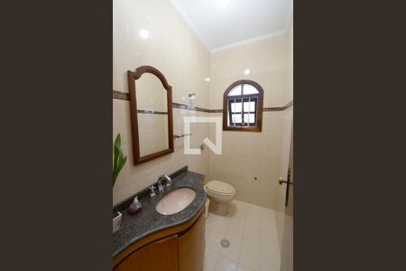 Casa à venda com 212m², 4 quartos e 2 vagasLavabo