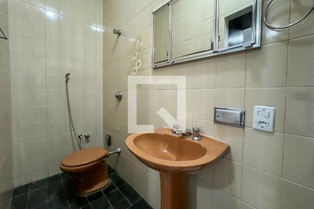 Casa à venda com 360m², 4 quartos e sem vagaBanheiro da Suíte