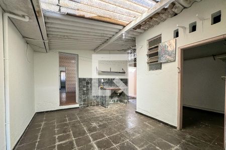 Casa à venda com 360m², 4 quartos e sem vagaÁrea de Serviço