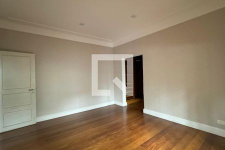 Casa de condomínio para alugar com 1100m², 3 quartos e 8 vagasSuíte 1