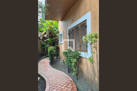 Casa de condomínio para alugar com 1100m², 3 quartos e 8 vagasCorredor