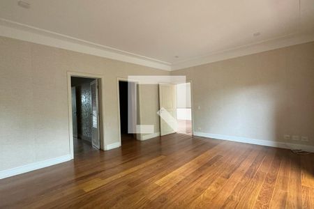 Casa de condomínio para alugar com 1100m², 3 quartos e 8 vagasSuíte 3