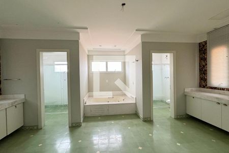 Casa de condomínio para alugar com 1100m², 3 quartos e 8 vagasBanheiro da Suíte 3