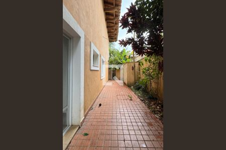 Casa de condomínio para alugar com 1100m², 3 quartos e 8 vagasÁrea de Serviço