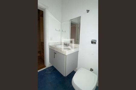 Casa de condomínio para alugar com 1100m², 3 quartos e 8 vagasBanheiro da Suíte 1