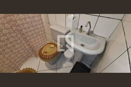 Casa à venda com 250m², 4 quartos e 2 vagas Casa à venda com 250m², 4 quartos e 2 vagasEdícula - Banheiro da Suíte