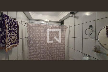Casa à venda com 250m², 4 quartos e 2 vagas Casa à venda com 250m², 4 quartos e 2 vagasEdícula - Banheiro da Suíte