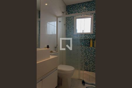 Casa de condomínio à venda com 580m², 4 quartos e 8 vagas Casa de condomínio à venda com 580m², 4 quartos e 8 vagasBanheiro da Suíte 2