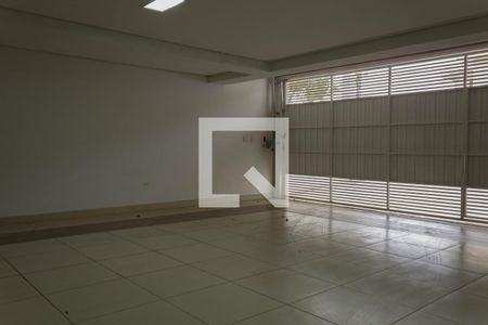 Casa de condomínio à venda com 580m², 4 quartos e 8 vagas Casa de condomínio à venda com 580m², 4 quartos e 8 vagasGaragem