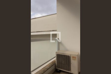 Casa de condomínio à venda com 580m², 4 quartos e 8 vagas Casa de condomínio à venda com 580m², 4 quartos e 8 vagasVaranda da Suíte 2