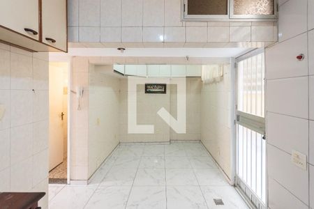 Apartamento à venda com 183m², 5 quartos e 1 vagaCozinha (segundo andar)