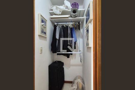 Apartamento à venda com 380m², 5 quartos e 3 vagasCloset da suíte 1