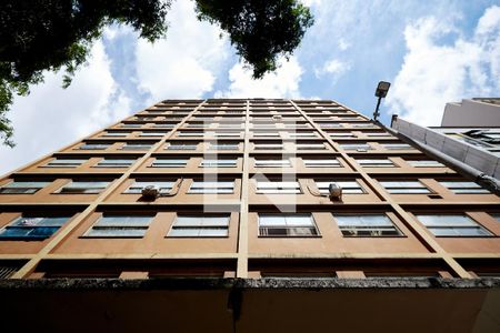 Apartamento à venda com 45m², 1 quarto e sem vaga Apartamento à venda com 45m², 1 quarto e sem vagaFachada