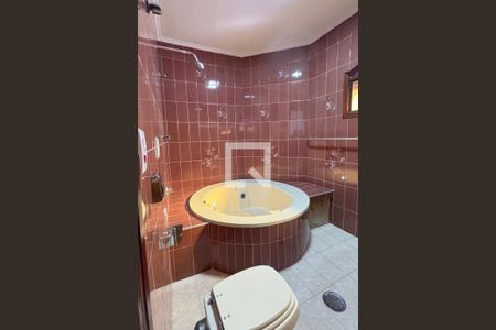 Casa de condomínio à venda com 209m², 3 quartos e 4 vagasBanheiro da Suíte 1