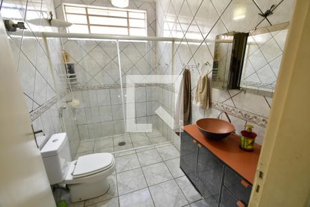 Casa à venda com 290m², 3 quartos e 4 vagasBanheiro 