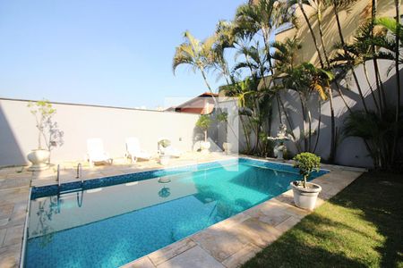 Casa à venda com 300m², 3 quartos e 6 vagasPiscina