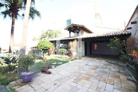 Casa à venda com 300m², 3 quartos e 6 vagasÁrea externa