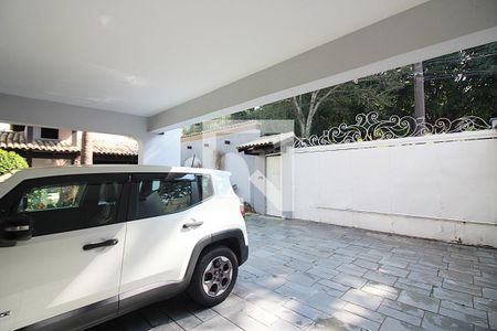 Casa à venda com 300m², 3 quartos e 6 vagasGaragem