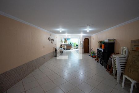 Casa à venda com 264m², 3 quartos e 6 vagas Casa à venda com 264m², 3 quartos e 6 vagasGaragem