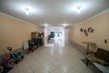 Casa à venda com 264m², 3 quartos e 6 vagas Casa à venda com 264m², 3 quartos e 6 vagasGaragem