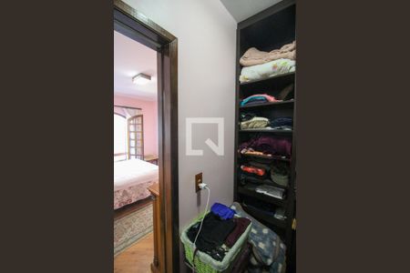 Casa à venda com 264m², 3 quartos e 6 vagas Casa à venda com 264m², 3 quartos e 6 vagasQuarto 3 / Closset