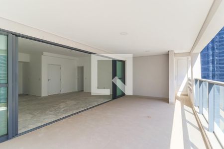 Apartamento à venda com 196m², 3 quartos e 3 vagas Apartamento à venda com 196m², 3 quartos e 3 vagasVaranda da Sala