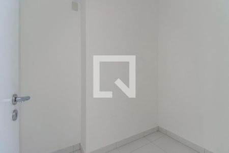 Apartamento à venda com 196m², 3 quartos e 3 vagas Apartamento à venda com 196m², 3 quartos e 3 vagasQuarto de Serviço