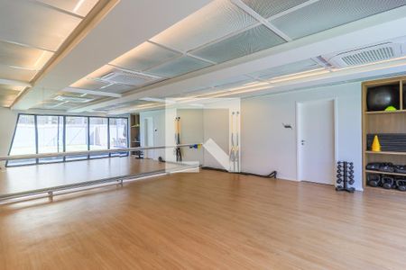 Apartamento à venda com 196m², 3 quartos e 3 vagas Apartamento à venda com 196m², 3 quartos e 3 vagasÁrea comum - Sala de Ginástica