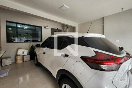 Casa à venda com 200m², 2 quartos e 2 vagas Casa à venda com 200m², 2 quartos e 2 vagasGaragem