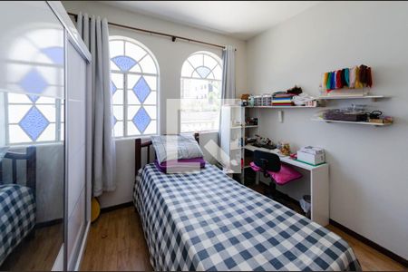 Casa à venda com 307m², 4 quartos e 4 vagas Casa à venda com 307m², 4 quartos e 4 vagasQuarto 2