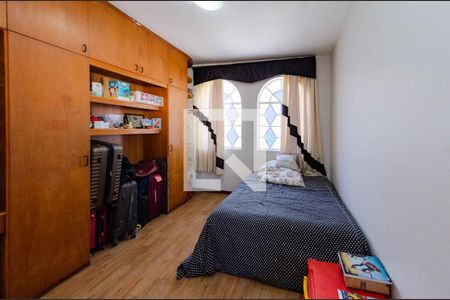 Casa à venda com 307m², 4 quartos e 4 vagas Casa à venda com 307m², 4 quartos e 4 vagasQuarto 1