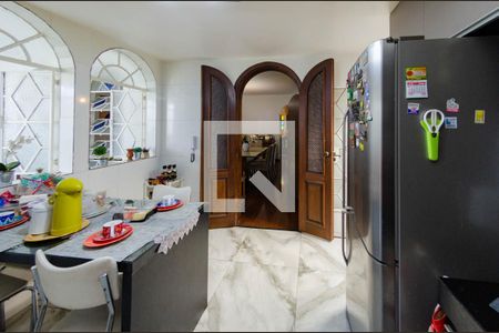 Casa à venda com 307m², 4 quartos e 4 vagas Casa à venda com 307m², 4 quartos e 4 vagasCozinha