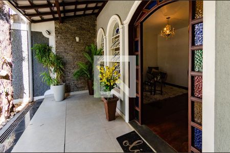 Casa à venda com 307m², 4 quartos e 4 vagas Casa à venda com 307m², 4 quartos e 4 vagasÁrea Externa