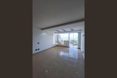 Casa de condomínio à venda com 350m², 3 quartos e 3 vagas Casa de condomínio à venda com 350m², 3 quartos e 3 vagasSuíte 3