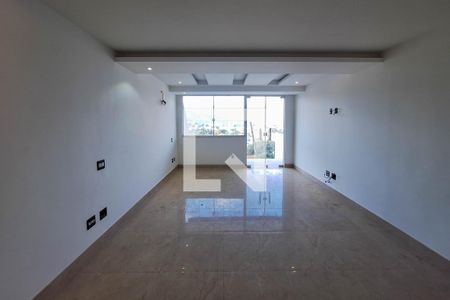 Casa de condomínio à venda com 350m², 3 quartos e 3 vagas Casa de condomínio à venda com 350m², 3 quartos e 3 vagasSuíte 3