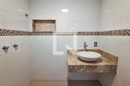 Casa de condomínio à venda com 350m², 3 quartos e 3 vagas Casa de condomínio à venda com 350m², 3 quartos e 3 vagasBanheiro da Suíte 2